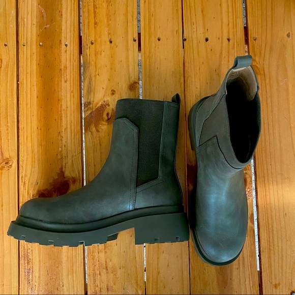 NWOT DV Dolce Vita Brody Chelsea Boot - Picture 1 of 6